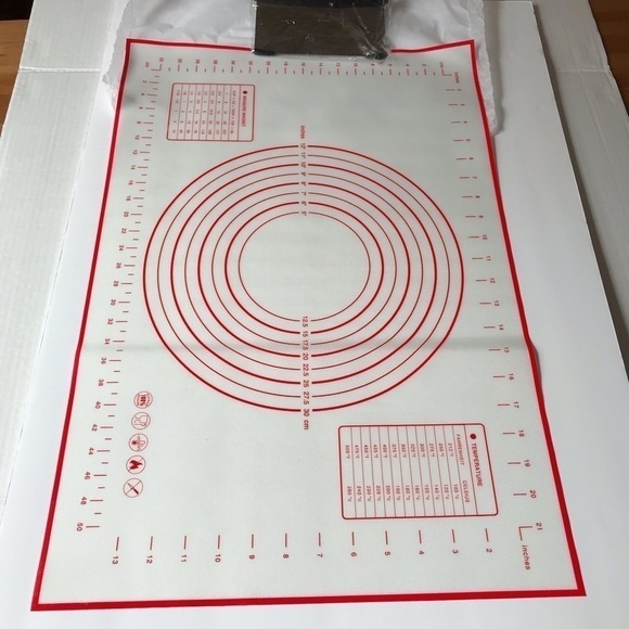 Nwt - Covotna, Set Of Silicone Pastry Mat And Stainless Steel Scrapper. - Picture 3 of 9